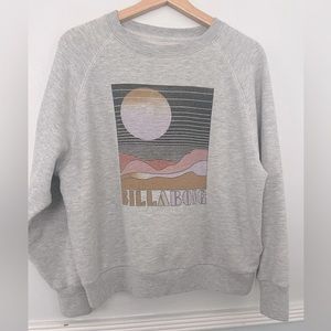 Billabong Light Gray Vintage Style Sweatshirt. Crewneck . Crop Style. Size M .